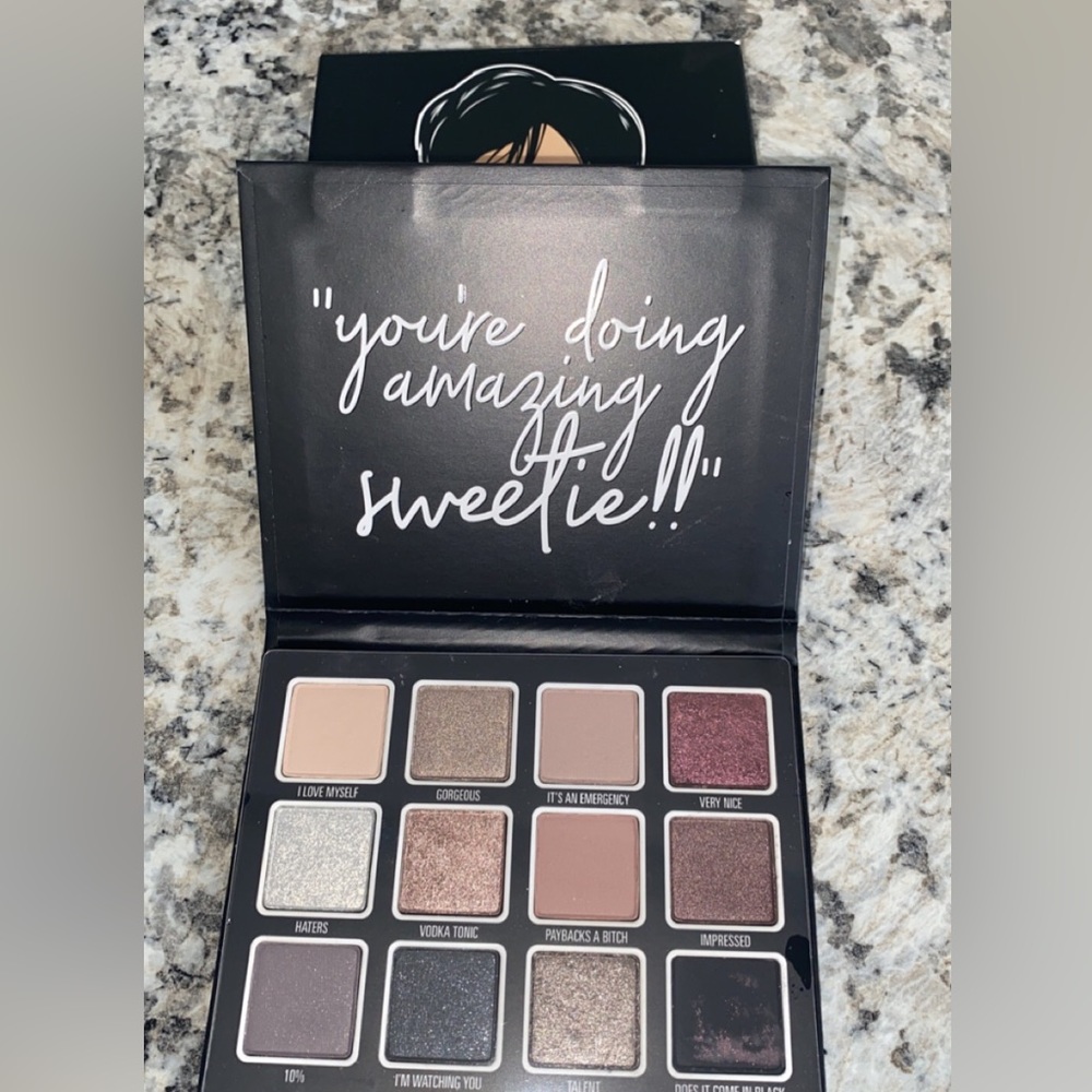 Kylie Kris Jenner Eyeshadow